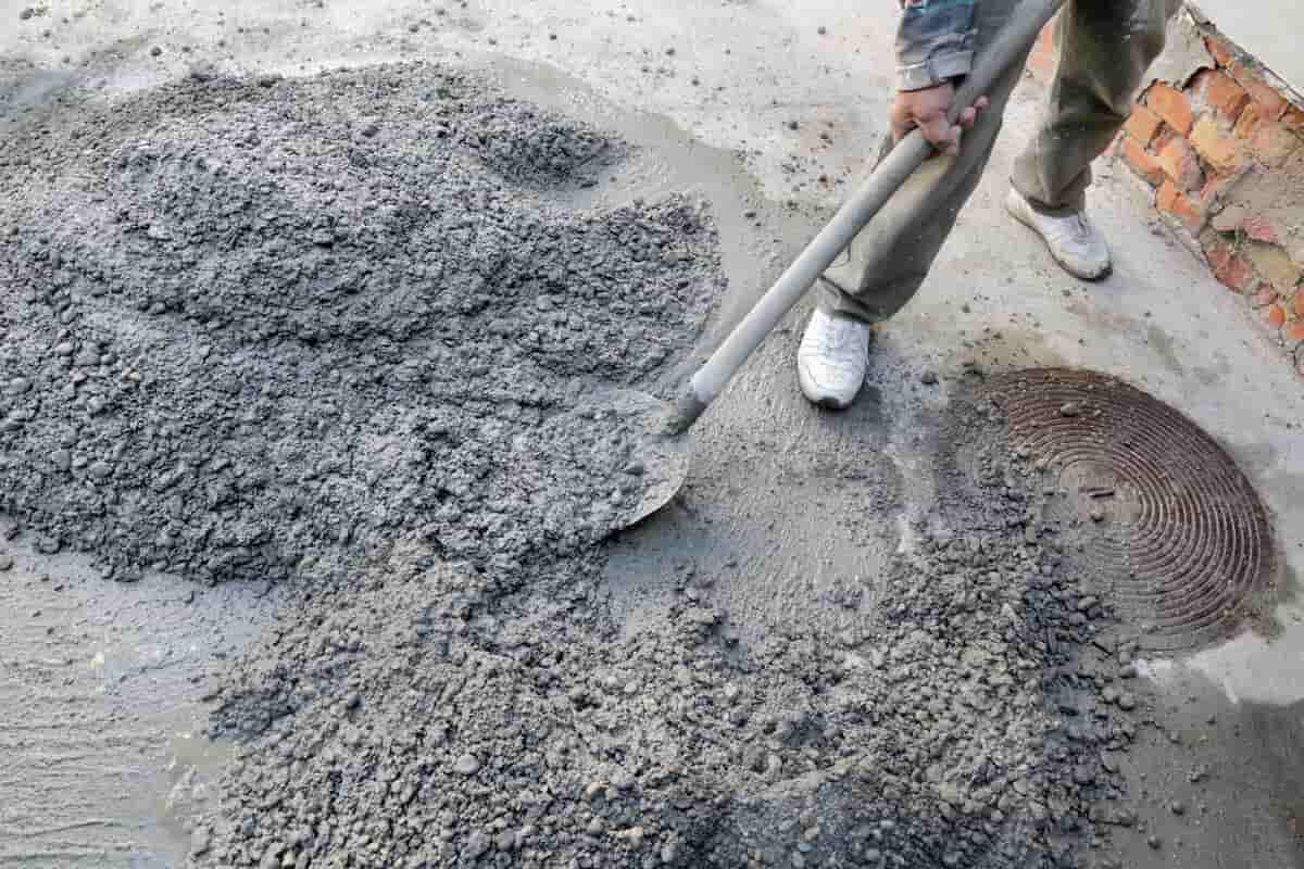  Mixing Mortar for Laying Tiles with Highest Quality 