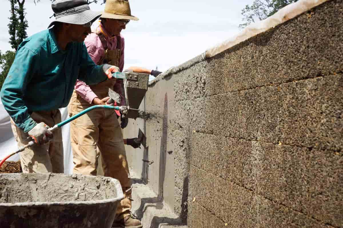  Mixing Mortar for Laying Tiles with Highest Quality 