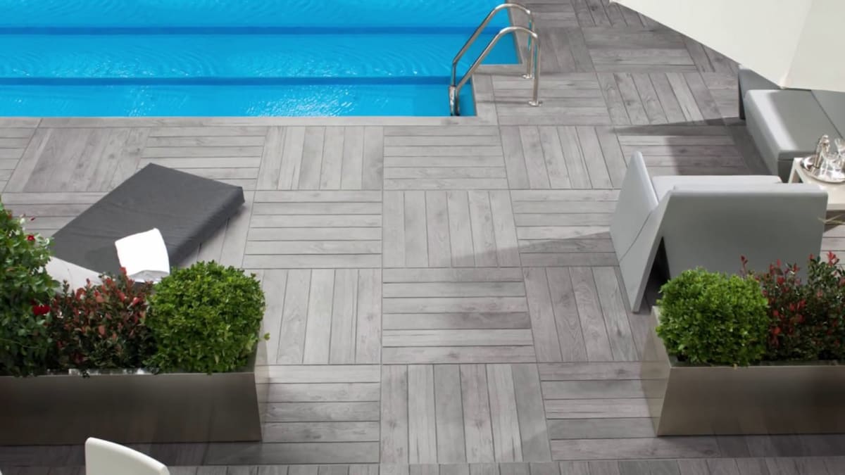  Buy The Latest Types of Pool Tile At a Reasonable Price 